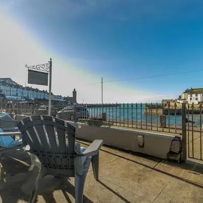 3 Bed in Porthleven oc-1seav