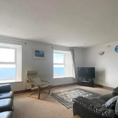 3 Bed in Porthleven oc-atlant