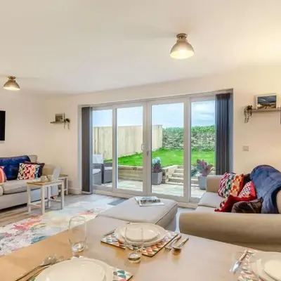 3 Bed in Penrose oc-butcup