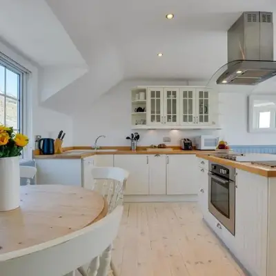 2 Bed in Porthleven oc-clifto
