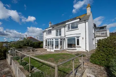 a house with a view of the ocean at 4 Bed in Fowey oc-cridg2 in Fowey