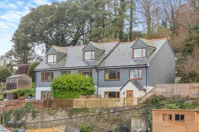 a large house on top of a hill at 3 Bed in Looe oc-l30064 in Looe