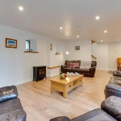 3 Bed in Padstow oc-p00281
