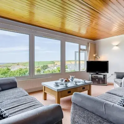 4 Bed in Padstow oc-p00401
