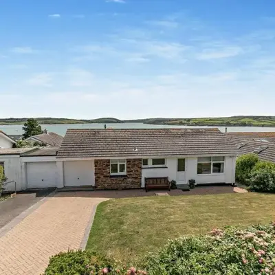 3 Bed in Padstow oc-p00418