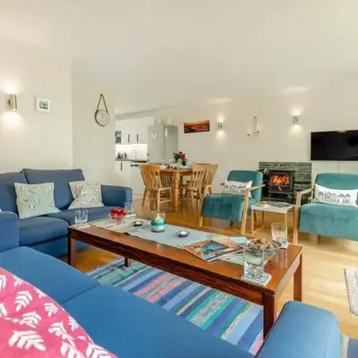 3 Bed in Padstow oc-p00435