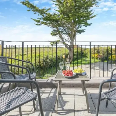 2 Bed in Padstow oc-p00486