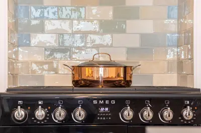 a tea pot sitting on top of a stove at 3 Bed in Trevone oc-p00758 in St Merryn