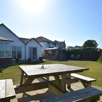4 Bed in Trevone oc-p00863