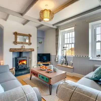 3 Bed in Gorran Haven oc-p00812