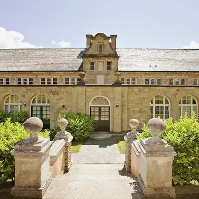 2 The Courtyard