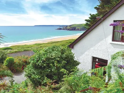 a house with a view of the beach at Suncroft in Praa Sands