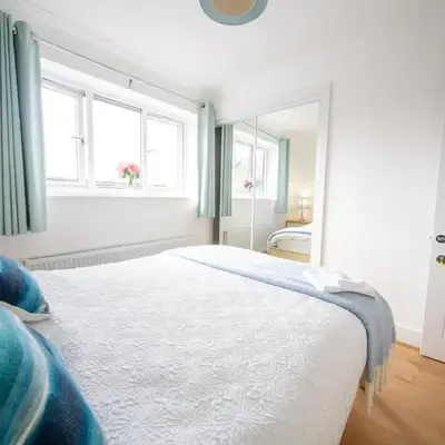 Trethvor House FREE PARKING Private bathroom Double