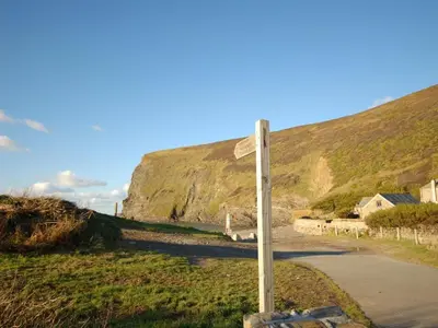 a street sign on the side of a road at 1 Bed in Nr Bude oc-penke in Saint Gennys