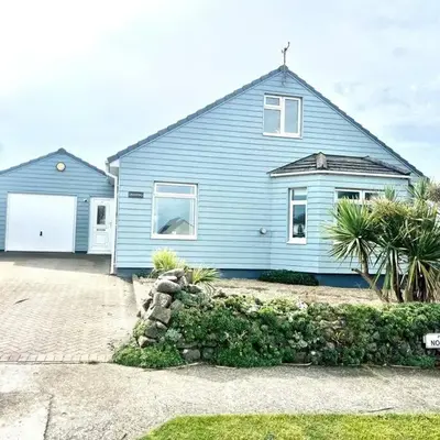 The Surf House (Widemouth Bay)