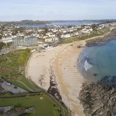 Oceans Eleven - Sea view - Secure parking - Footsteps from beach