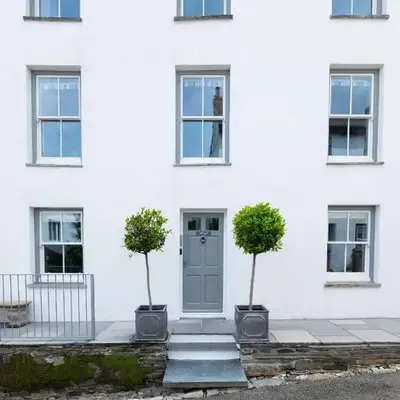 Georgian Apartment with Courtyard in Boscastle - Ideal for Couples and Families