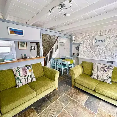 A Cosy Period Family Cottage in St Ives Town