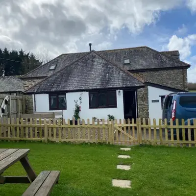 Horseshoe Cottage