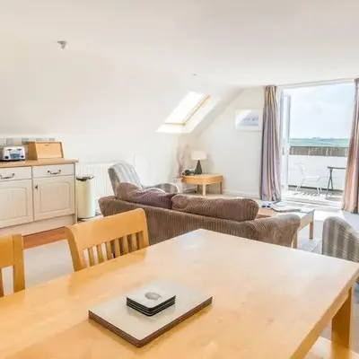Flat 3 Mawgan Porth Golf Club