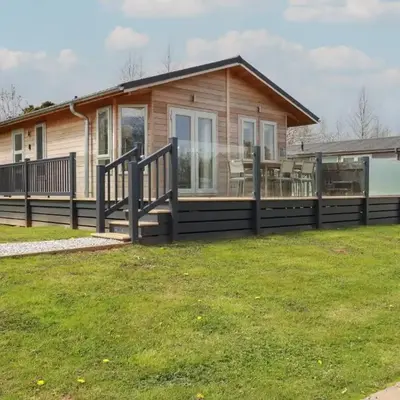 4 Meadow Retreat