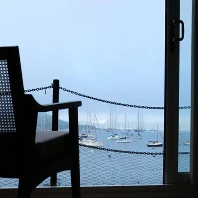 Spectacular Waterfront Views With Parking At 'Mariners Mirror'