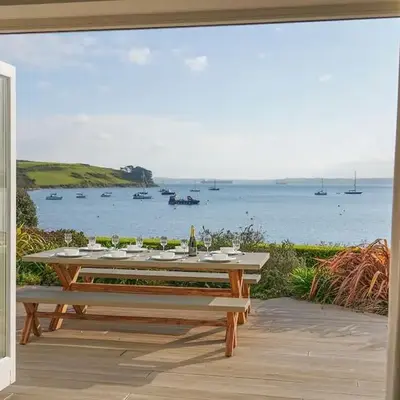 Beachfront home with spectacular sea views