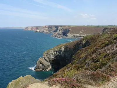 a view of the ocean from a cliff at Skylarks! in St. Agnes