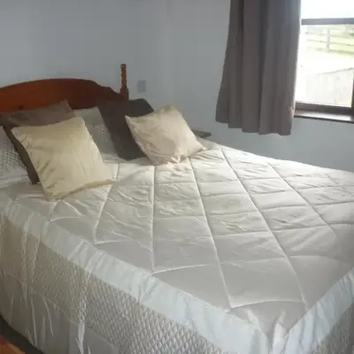 HOPSLAND HOLIDAYS Byre