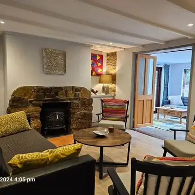 Spacious Farmhouse between St Agnes & Porthowan