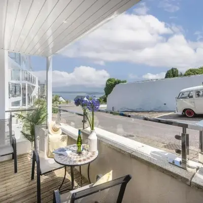 Apartment By The Sea