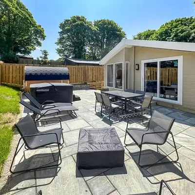 Hamlet Lodge Retreat At Calloose Holiday Park