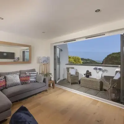 5 Sandy Lane Apartments