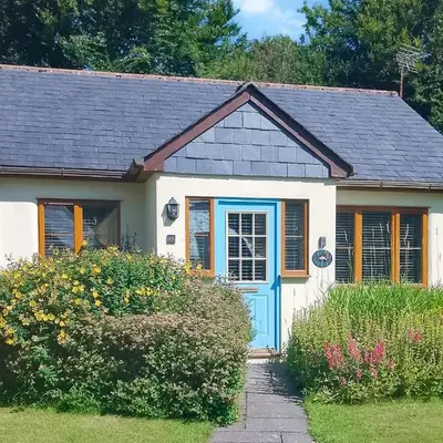 15 Pebble Cottage