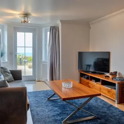 Finest Retreats - Blue Horizon