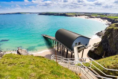 a telescope on a hill next to a beach at 2 Bed in St. Columb oc-h29936 in Saint Columb Major