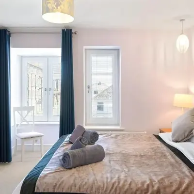 Townhouse Parking 1 Min Walk to Tolcarne Beach