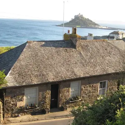 Romantic cottage with fantastic coastal views