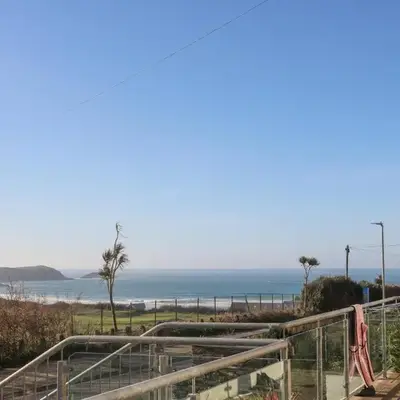 5 Fistral Waves