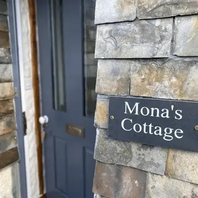 Mona's Cottage - Private Parking
