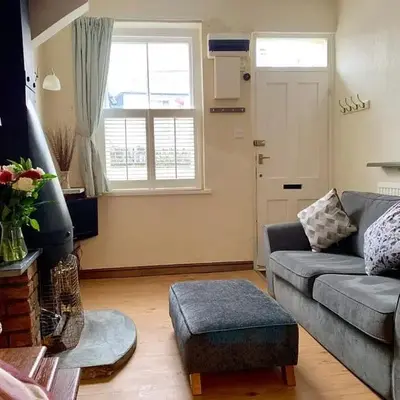 Maypole Cottages -5 Mill Road