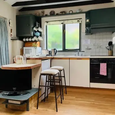 - Maypole Cottages - No 2 Mill Road