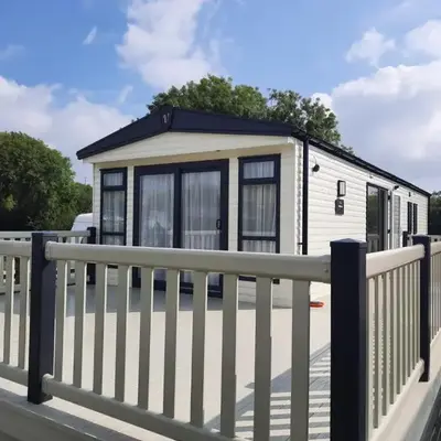Sunset retreat lodge with large wrap around decking