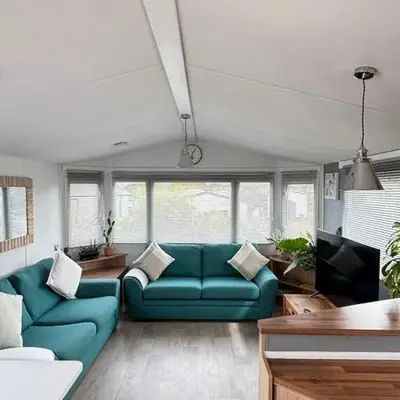 Stylish Family Friendly 3-Bed Caravan Escape at Seven Bays Park