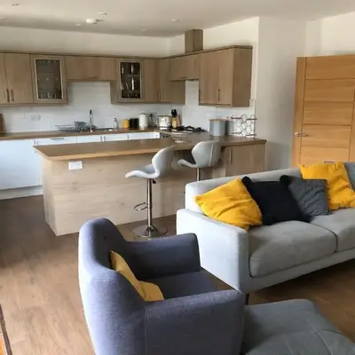 Captains Rest - Contemporary 4 bed apartment