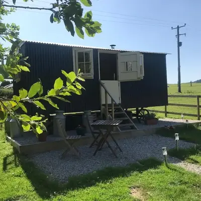 Phoenix Farm Shepherds Hut