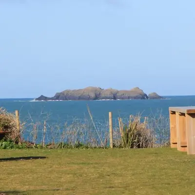 ON THE BEACH holiday home