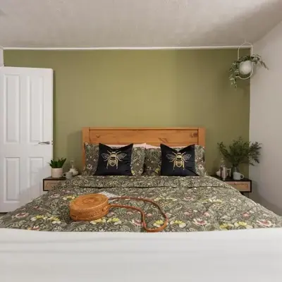 City Centre 1 bed Georgian flat with courtyard