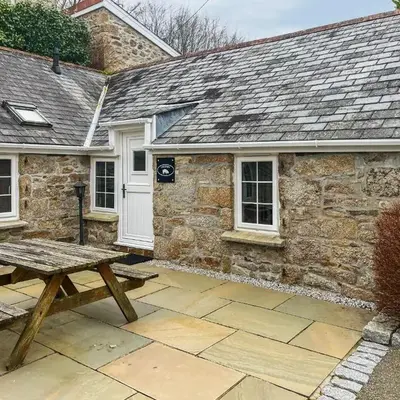 The Piggery - Uk49014