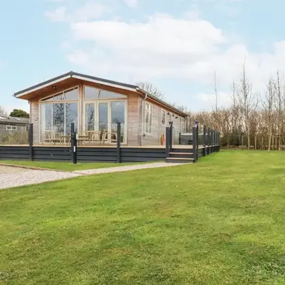 6 Meadow Retreat